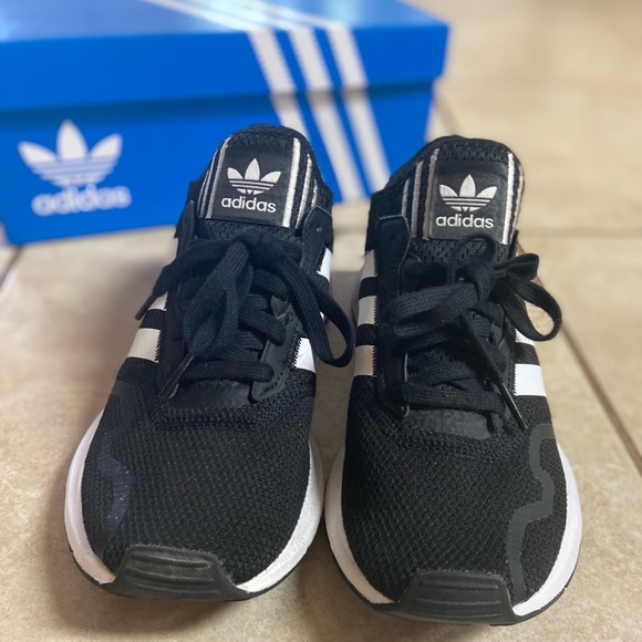 Great Condition Women’s Adidas Swift Run X - Picture 5 of 14